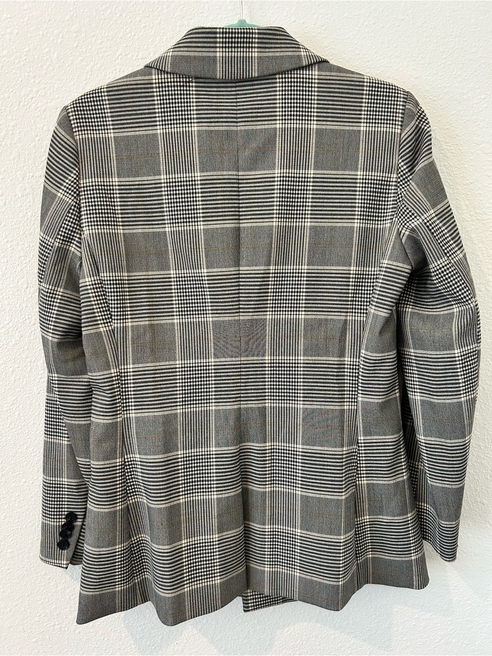 Classic Gray Plaid Double-Breasted Blazer - Picture 6 of 7